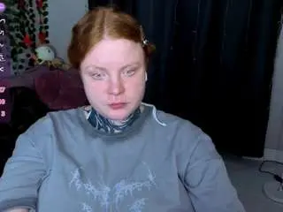 Cassieredkiss  live sex cam