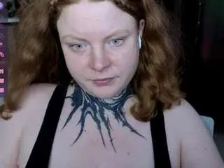 Cassieredkiss  live sex cam