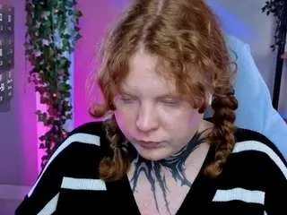 Cassieredkiss  live sex cam