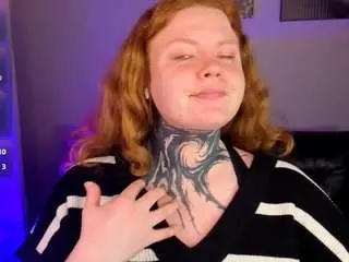 Cassieredkiss  live sex cam