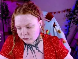Cassieredkiss  live sex cam
