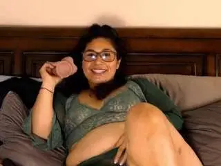 Juicyteacher  live sex cam