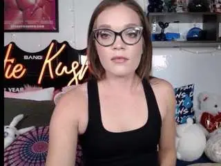 Katiekushxx  live sex cam