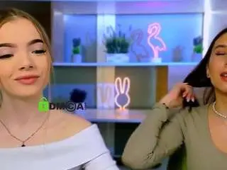 Maddy-moah  live sex cam