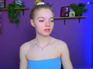 Maddy-moah  live sex cam