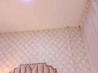 Pia-johnson  live sex cam