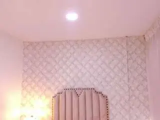 Pia-johnson  live sex cam