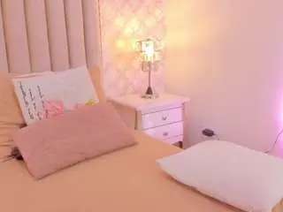 Pia-johnson  live sex cam