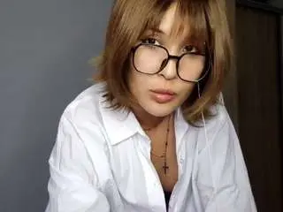 Bettyefusselman  live sex cam