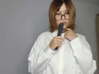 Bettyefusselman  live sex cam