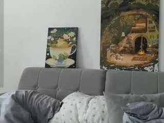 Bettyefusselman  live sex cam