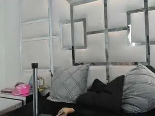 Issysleblanc  live sex cam