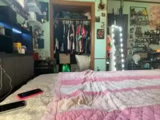 Bittybrat333  live sex cam