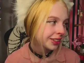 Cateatlee  live sex cam