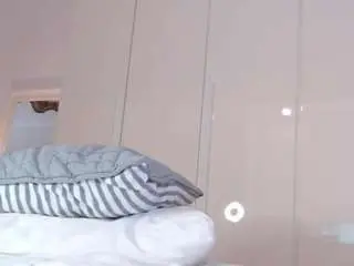 Desiremira  live sex cam