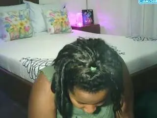Divinaqueen  live sex cam