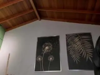 Sarahyates  live sex cam