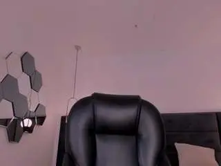 Sarahyates  live sex cam