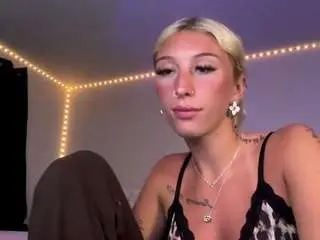 Itsirelandbby  live sex cam