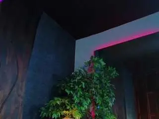 Miiastonnee  live sex cam