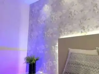 Saraycollins  live sex cam