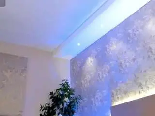 Saraycollins  live sex cam