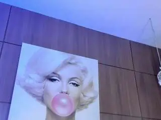 Saraycollins  live sex cam