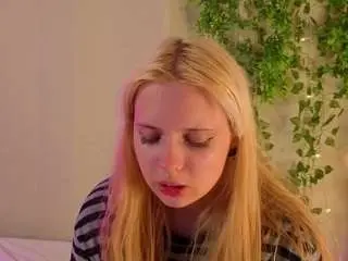 Tramiewilson  live sex cam