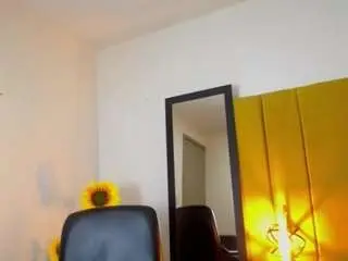 Lupita223  live sex cam