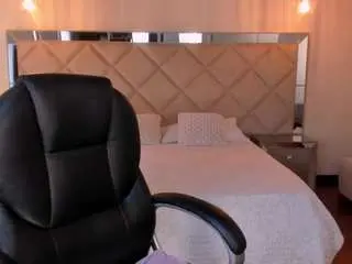 Savannahstorm  live sex cam