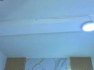 Soffia-b  live sex cam