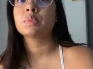 Tarahills  live sex cam