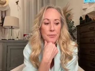 Brandi-love  live sex cam