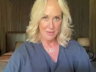 Brandi-love  live sex cam