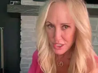 Brandi-love  live sex cam
