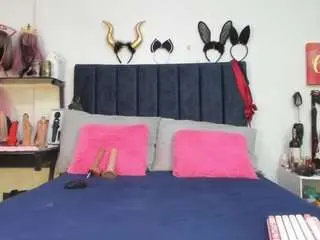 Emmily-giraldo  live sex cam