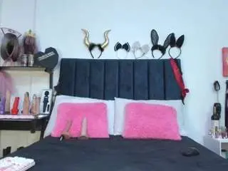 Emmily-giraldo  live sex cam