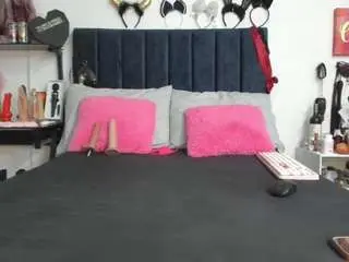 Emmily-giraldo  live sex cam