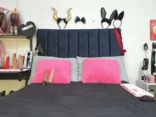 Emmily-giraldo  live sex cam