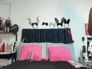 Emmily-giraldo  live sex cam