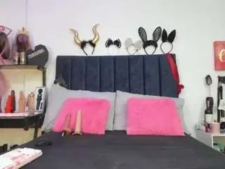 Emmily-giraldo  live sex cam