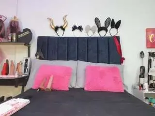 Emmily-giraldo  live sex cam