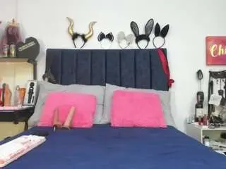 Emmily-giraldo  live sex cam