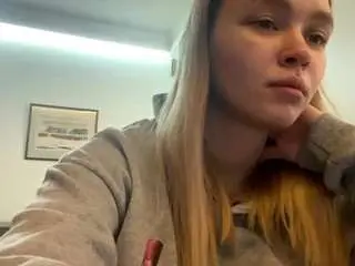 Lucieyamamoto  live sex cam