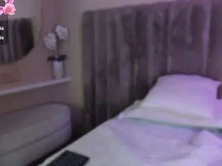 Mariamore  live sex cam