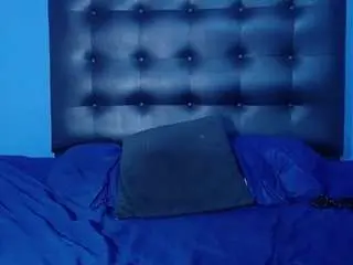 Naughty-biigass  live sex cam