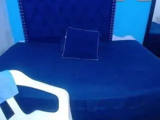 Naughty-biigass  live sex cam