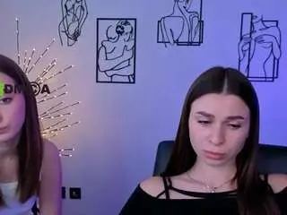 Nekky-mouse  live sex cam