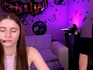 Nekky-mouse  live sex cam