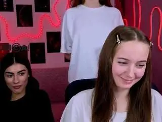 Nekky-mouse  live sex cam
